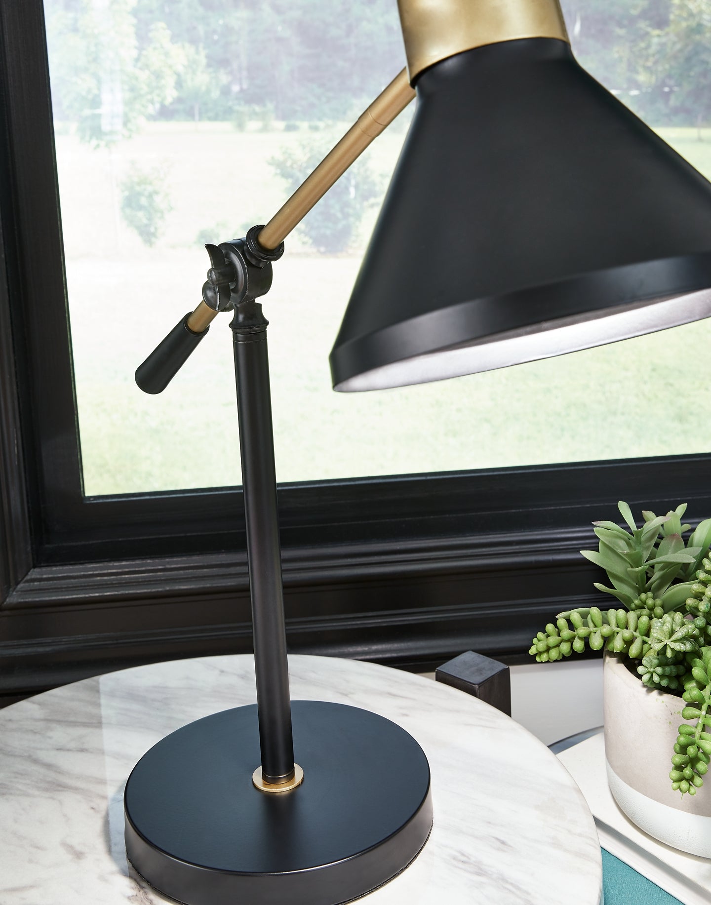 Ashley Express - Garville Metal Desk Lamp (1/CN)